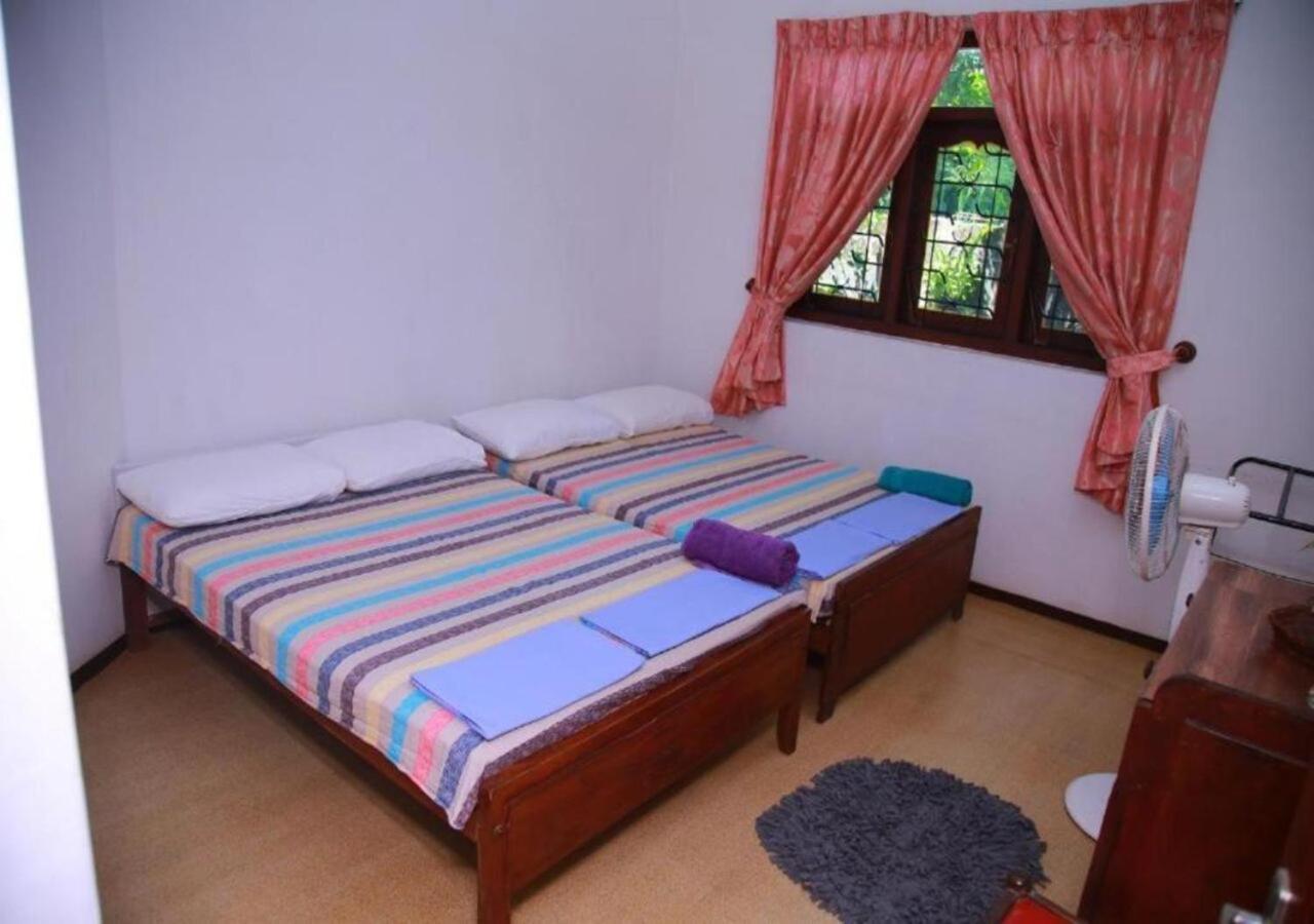 Weerakoon Guest Apartment Хикадува Екстериор снимка
