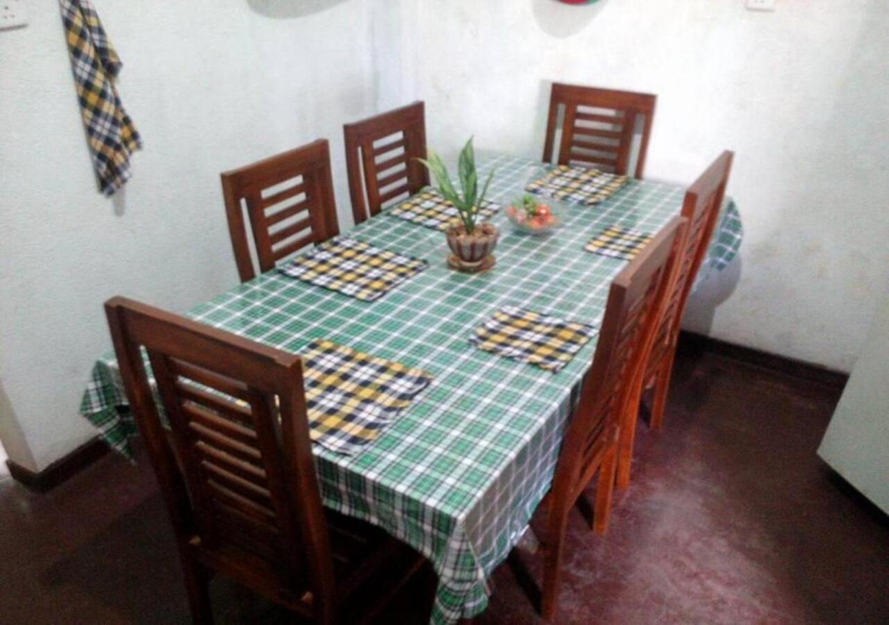 Weerakoon Guest Apartment Хикадува Екстериор снимка