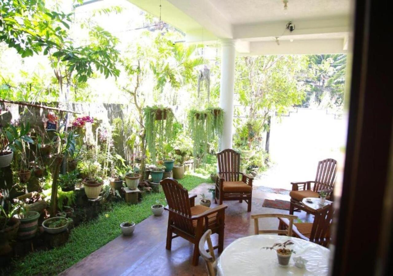 Weerakoon Guest Apartment Хикадува Екстериор снимка